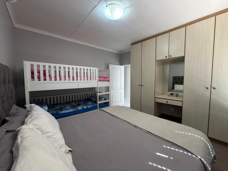 6 Bedroom Property for Sale in Aston Bay Eastern Cape